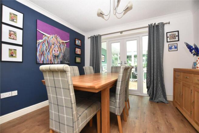 4 bed Detached for sale Image 3