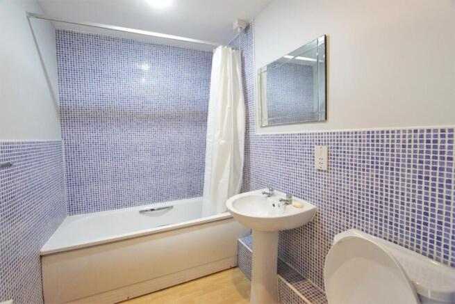 2 bed Apartment to rent Image 9