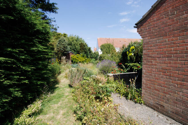 2 bed Semi-Detached Bungalow for sale Image 12