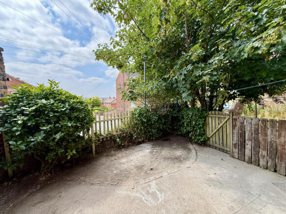 3 bed Terraced to rent Image 9