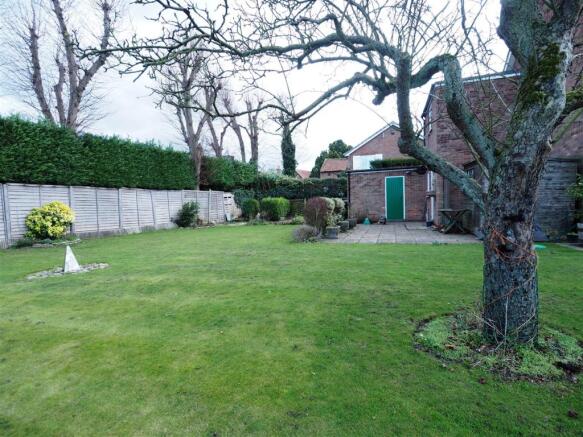 Wrap-Around Garden 652