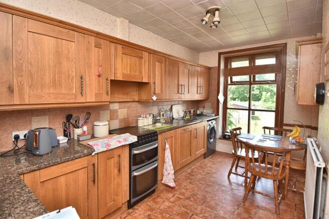 KITCHEN/BREAKFAST ROOM