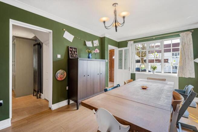 LIVING / DINING ROOM (pic 2)