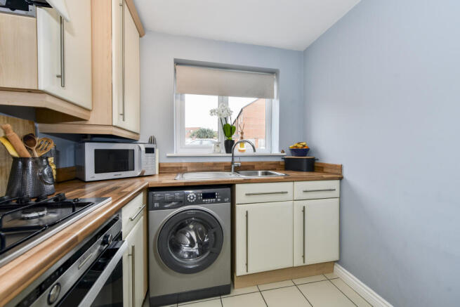 3 bed Terraced for sale Image 6