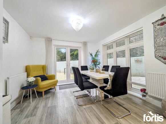 Kitchen / Dining