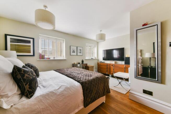 Master bedroom 