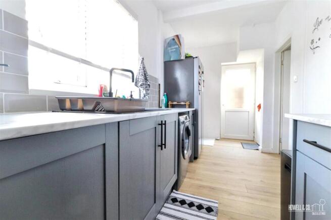 BREAKFAST KITCHEN