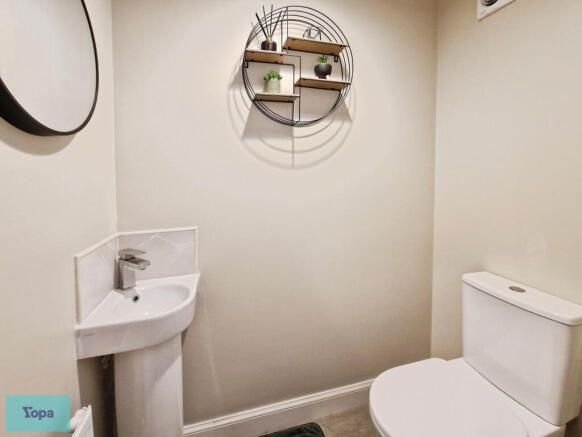 3 bed Semi-Detached for sale Image 6