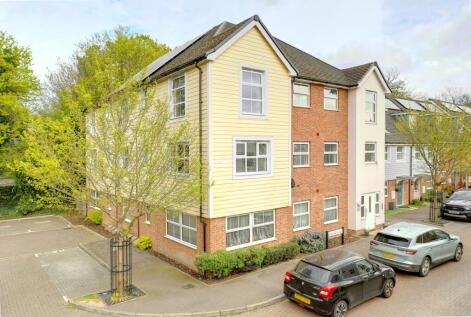 Plaxton Way, Ware, SG12