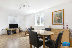 43, Deanery Close, East Finchley, London N2 8NT