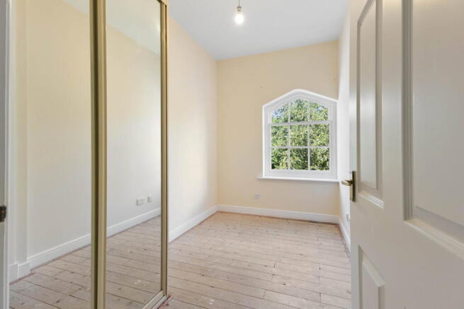 2 bed Flat for sale Image 10