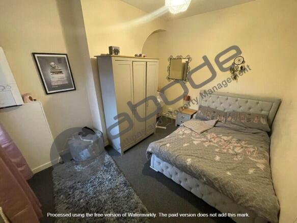 2 bed Terraced to rent Image 7
