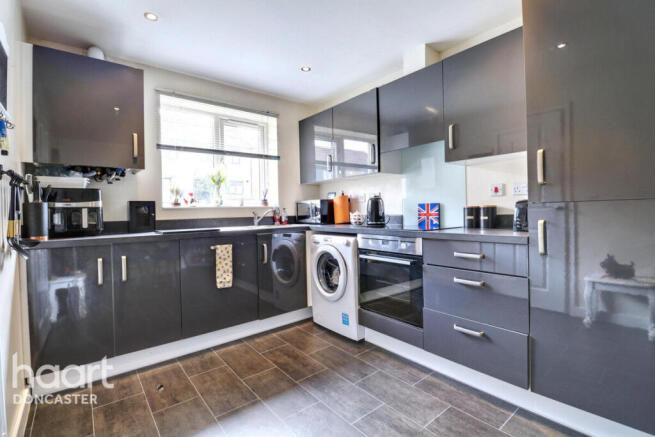 3 bed Semi-Detached for sale Image 10