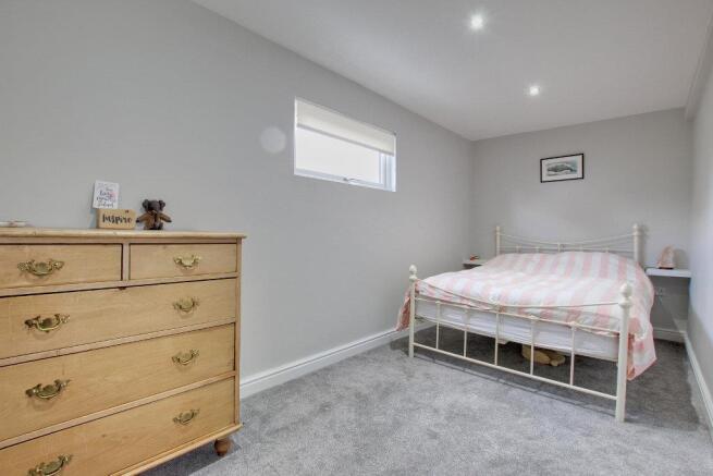 BEDROOM 2 (REAR)
