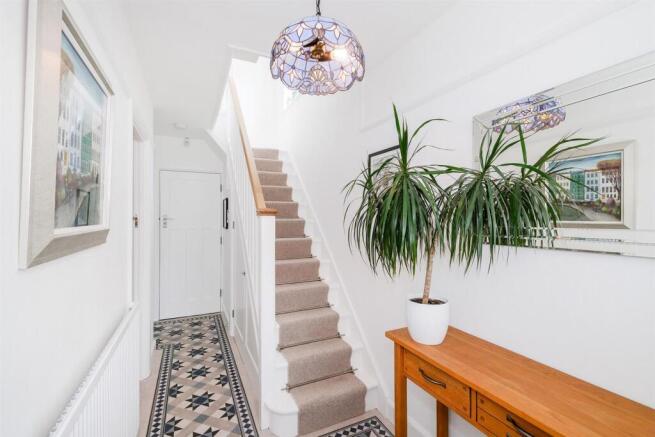 8 Colvin Gardens-24_web.jpg