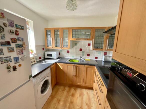 8 Manor Farm Court KITCHEN
