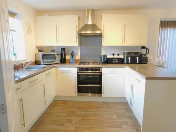 28 buttercup close (12)