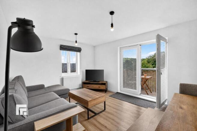 LOUNGE/KITCHEN