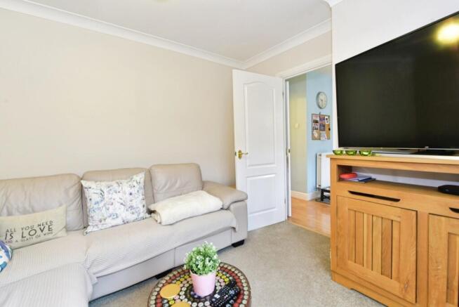 4 bed Detached for sale Image 9