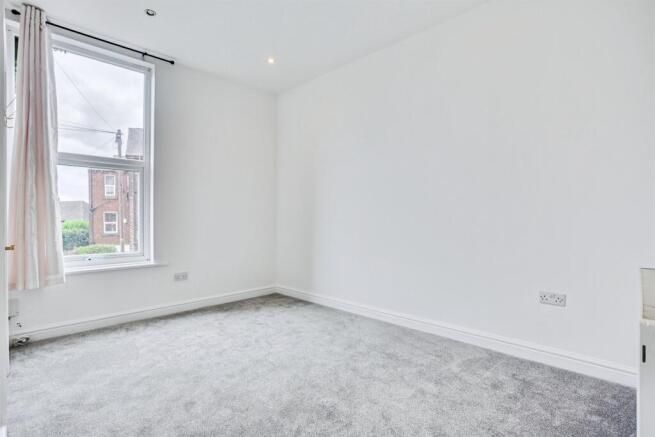 1 bed Ground Flat for sale Image 8