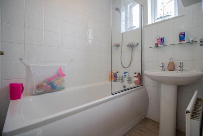 3 bed Terraced to rent Image 8