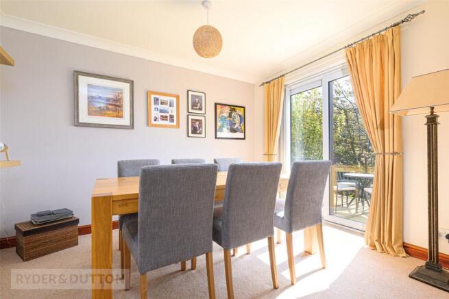 5 bed Detached for sale Image 6