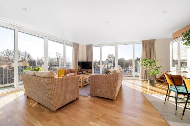 Open plan reception (1).JPG