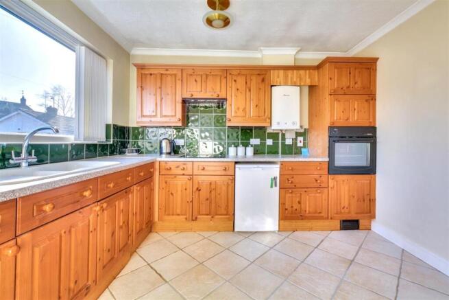 Kitchen_4.jpeg