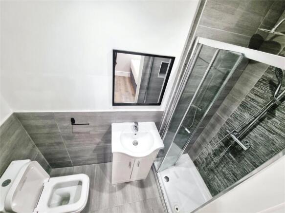 1 bed Detached to rent Image 6
