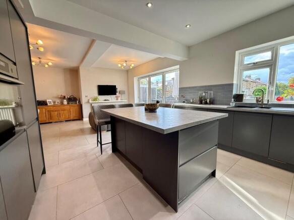 Semi-Detached for sale Image 5