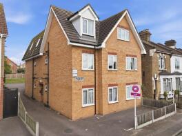 Flat 6, 3 Ash Tree Court, Carlisle Road, Romford RM1 2QP