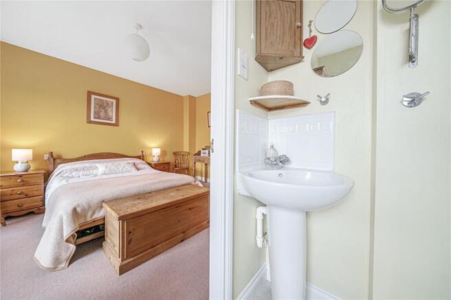 4 bed House for sale Image 9