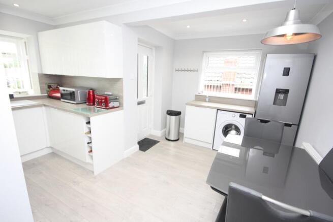 Kitchen / Dining Roo