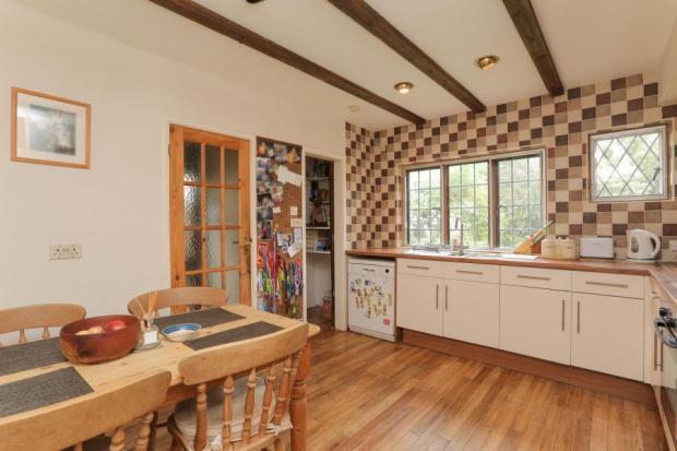 KITCHEN.B.ROOM