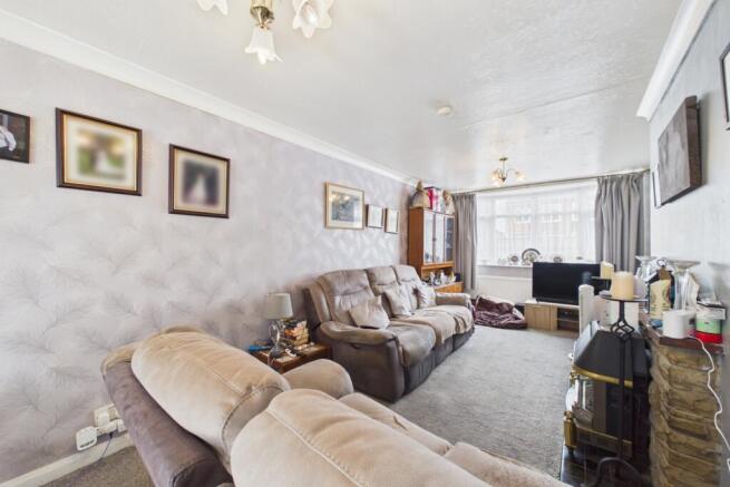 4 bed Semi-Detached for sale Image 5
