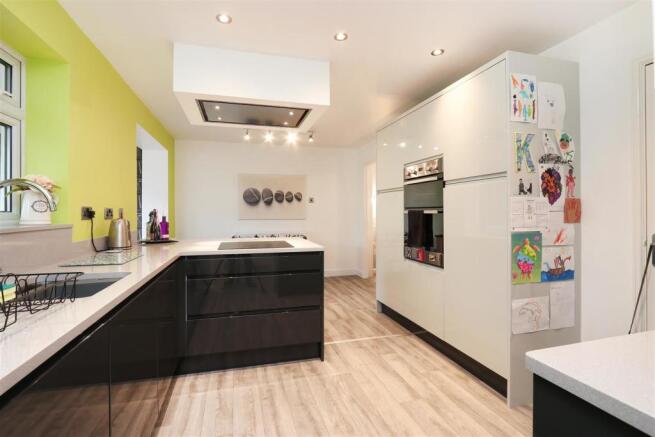 Kitchen5.jpg