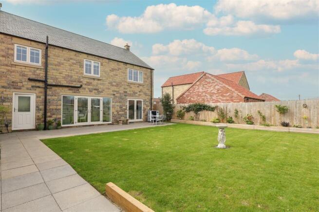 3 bed Detached for sale Image 8