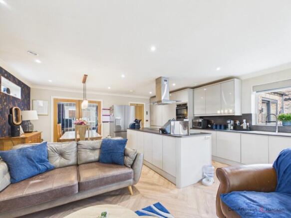 Kitchen/Dining/Snug