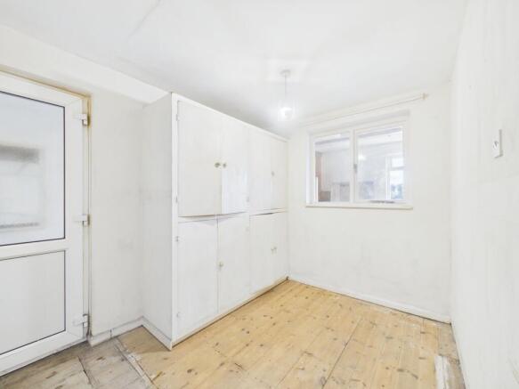 3 bed Semi-Detached for sale Image 12