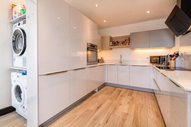 Kitchen/Laundry Area