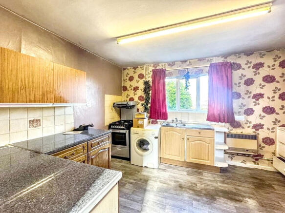 2 bed Semi-Detached for sale Image 5