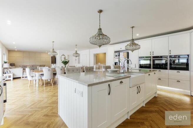 LOUNGE/KITCHEN/DINING ROOM