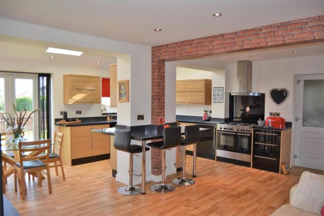 Living/Kitchen