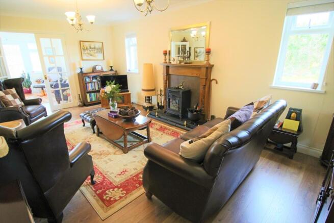 Lounge angle 1