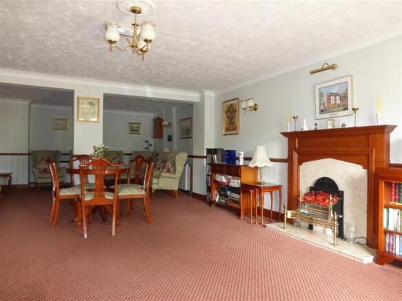 Residents Lounge2