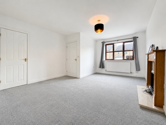 3 bed Terraced to rent Image 4