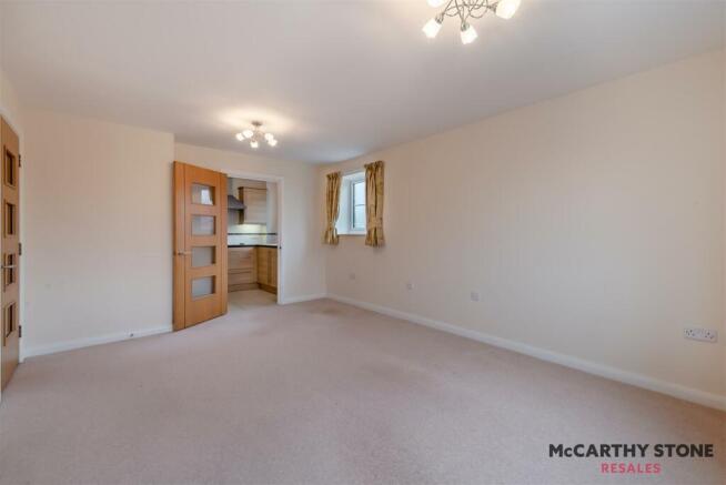2 bed Apartment for sale Image 6