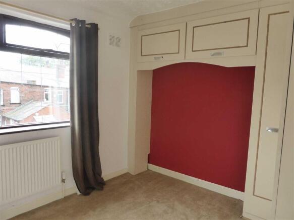 BEDROOM 2