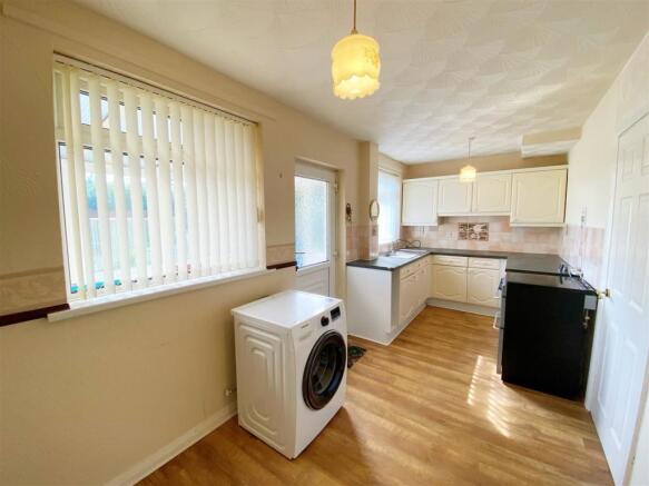 Kitchen 3.jpg