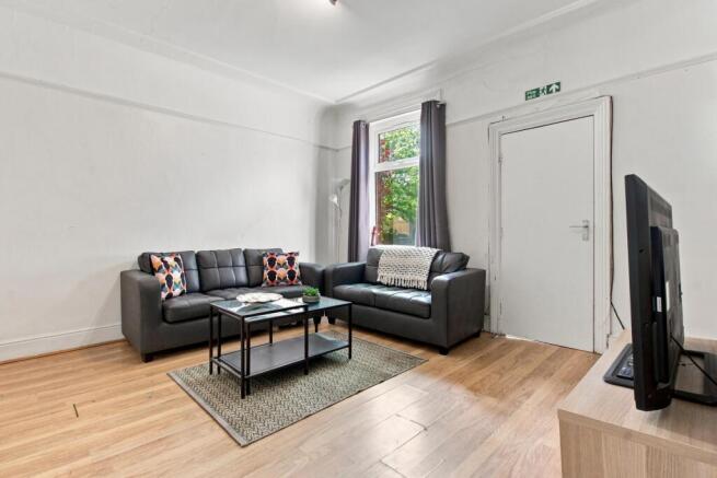 5 bed House to rent Image 2
